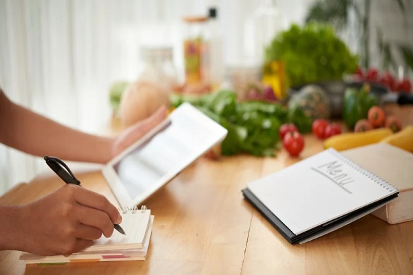Organizando as refeições de forma prática: benefícios e dicas de planejamento alimentar!